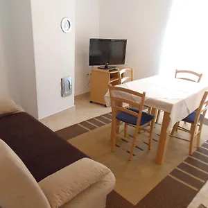 apartments-petricevic-2.primorje-gorskikotar.com/